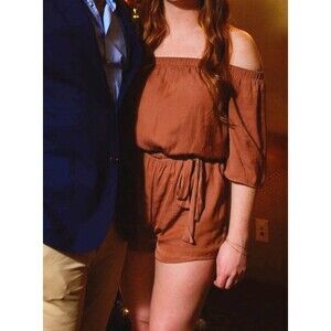 Honey Punch Brand Off the Shoulder Romper w/ Waist Tie, Size Medium